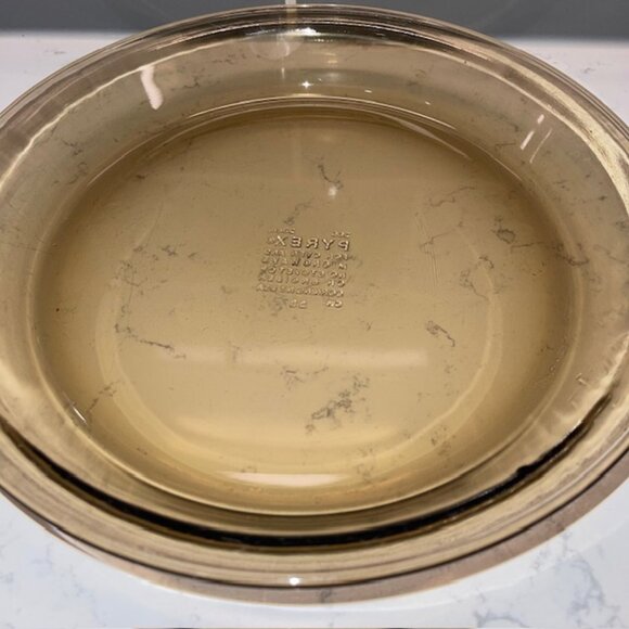 Vintage Pyrex Amber Brown 9 Inch Round Pie Plate Glass Baking Dish 209 - Picture 2 of 5